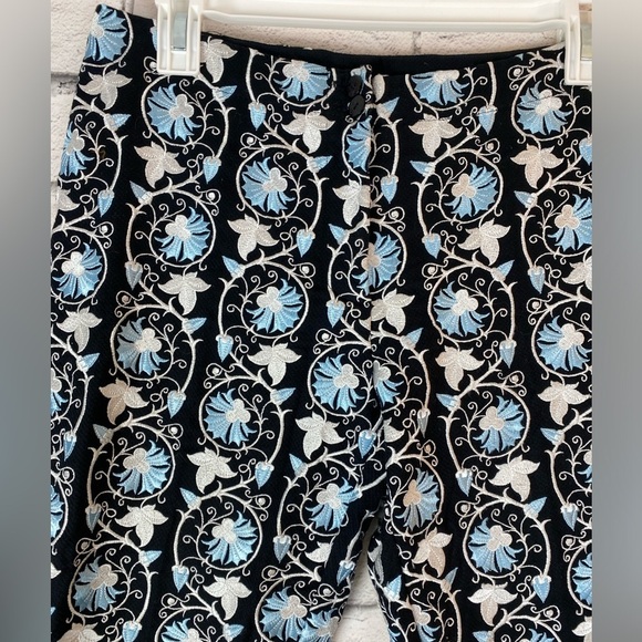 CJ Laing Boho Black & Blue Floral Embroidered Crop Pants size 2 - Picture 2 of 6